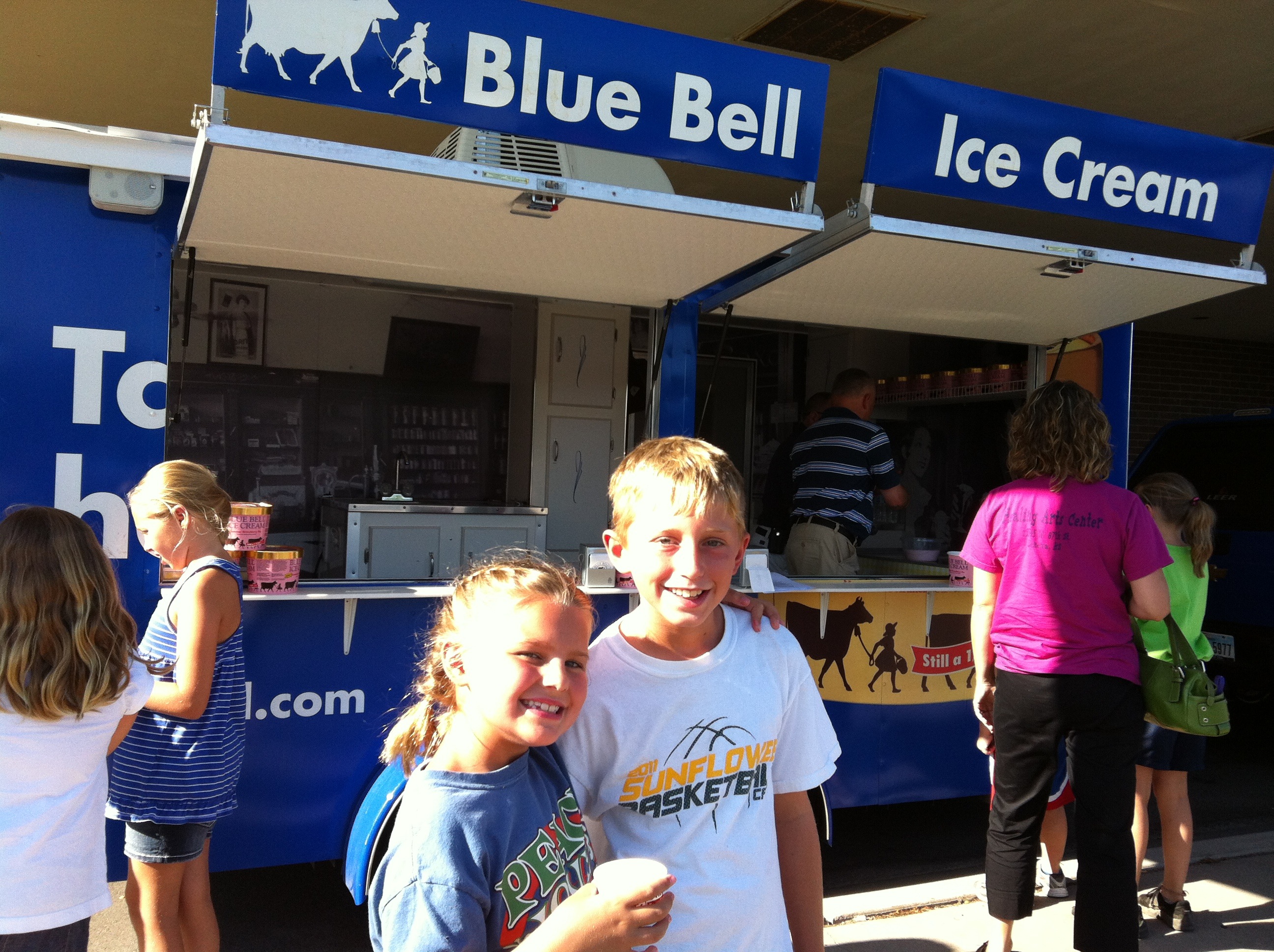 Blue Bell's Week of FREE Ice Cream and Giveaway