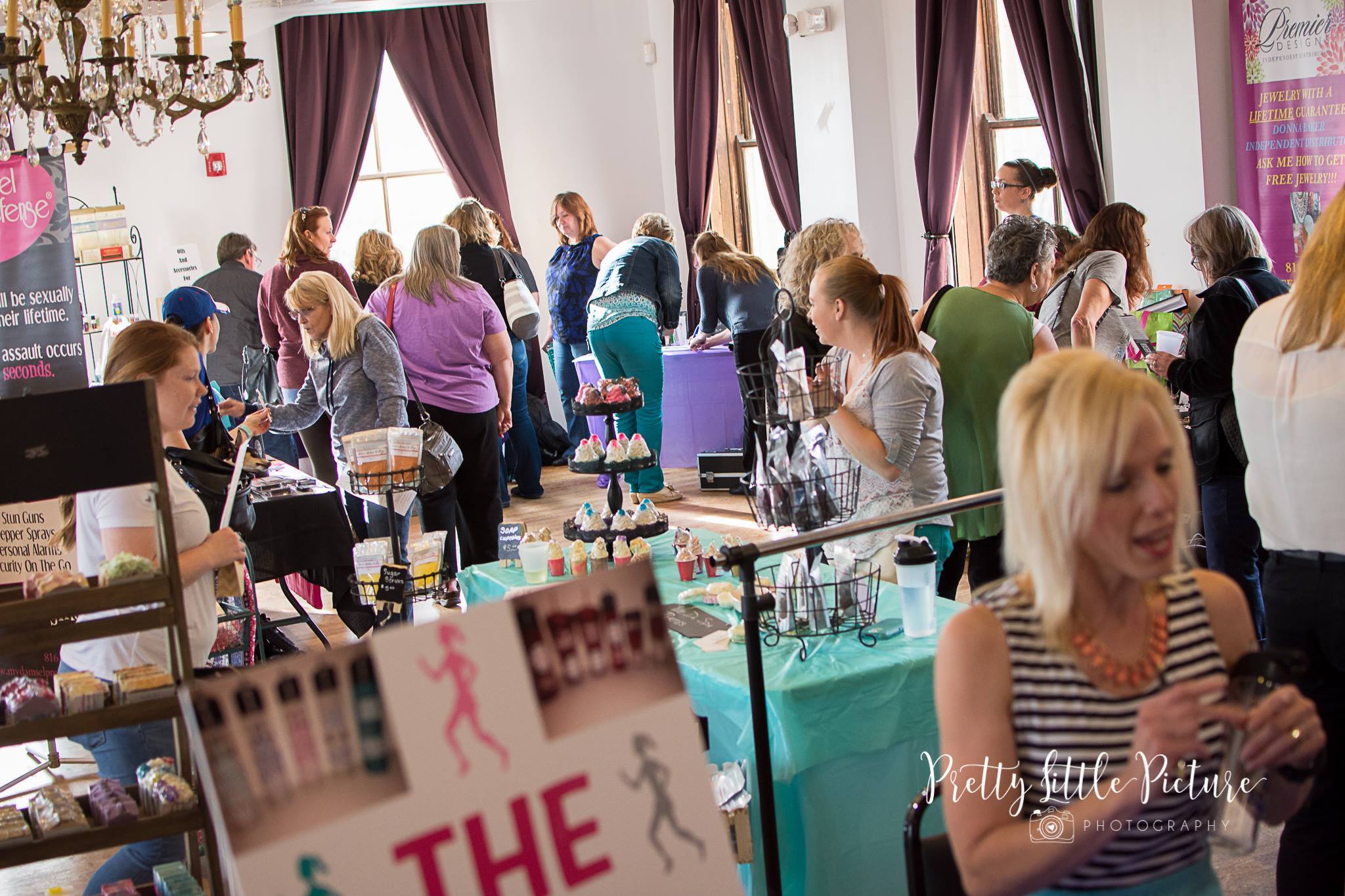KC Ladies Night Out Shopping Event at Deer Creek