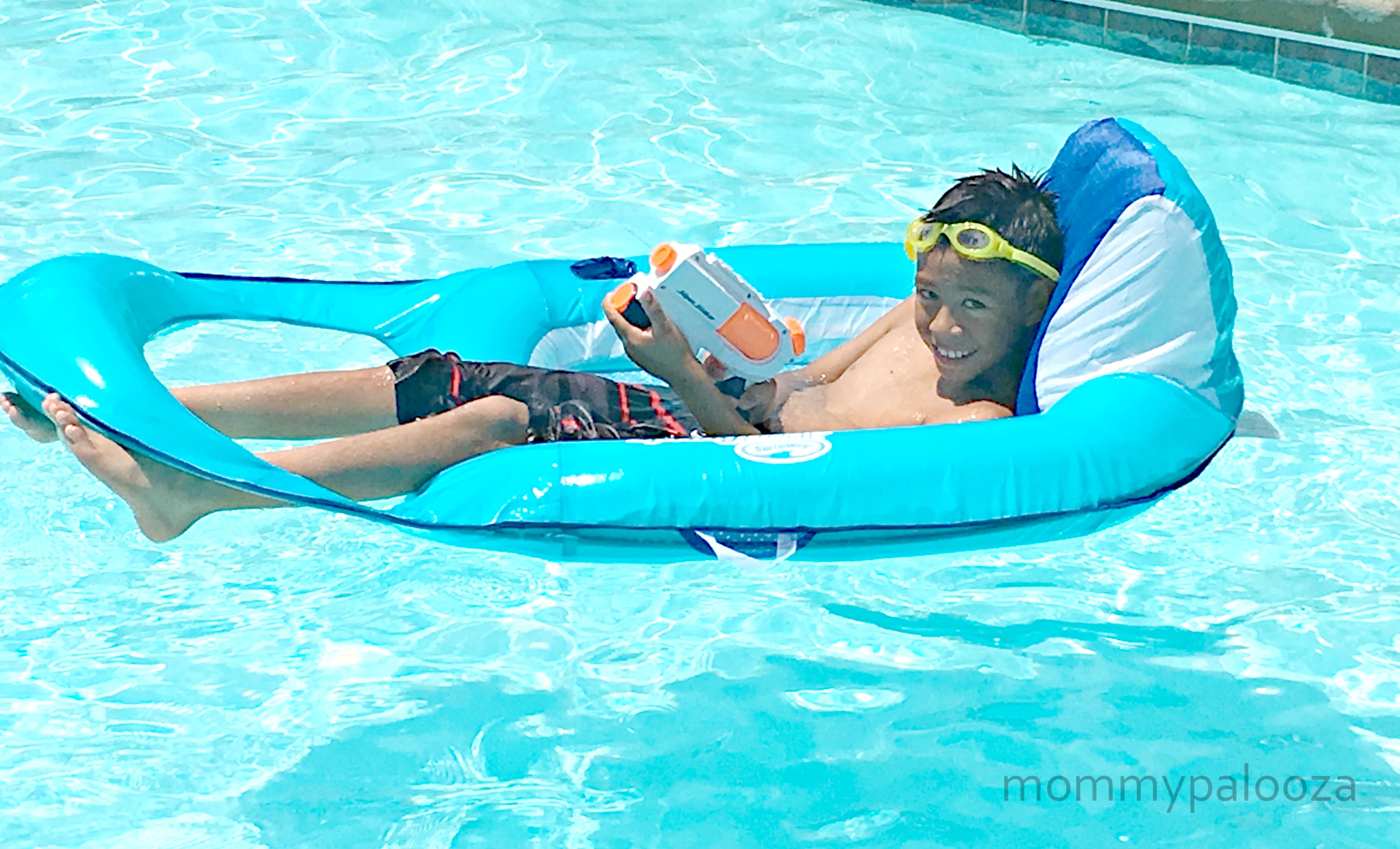 Relax in the Pool with SwimWays Spring Float Recliner #SwimWays