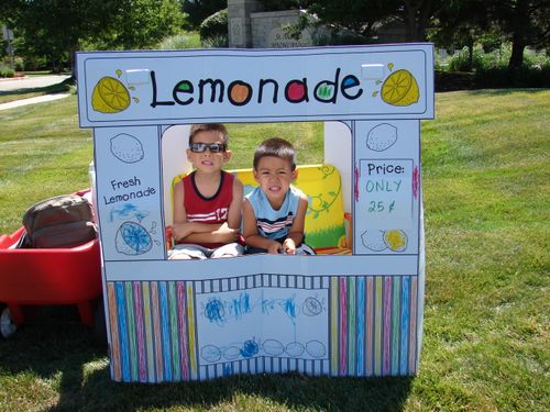 Summertime lemonade stand