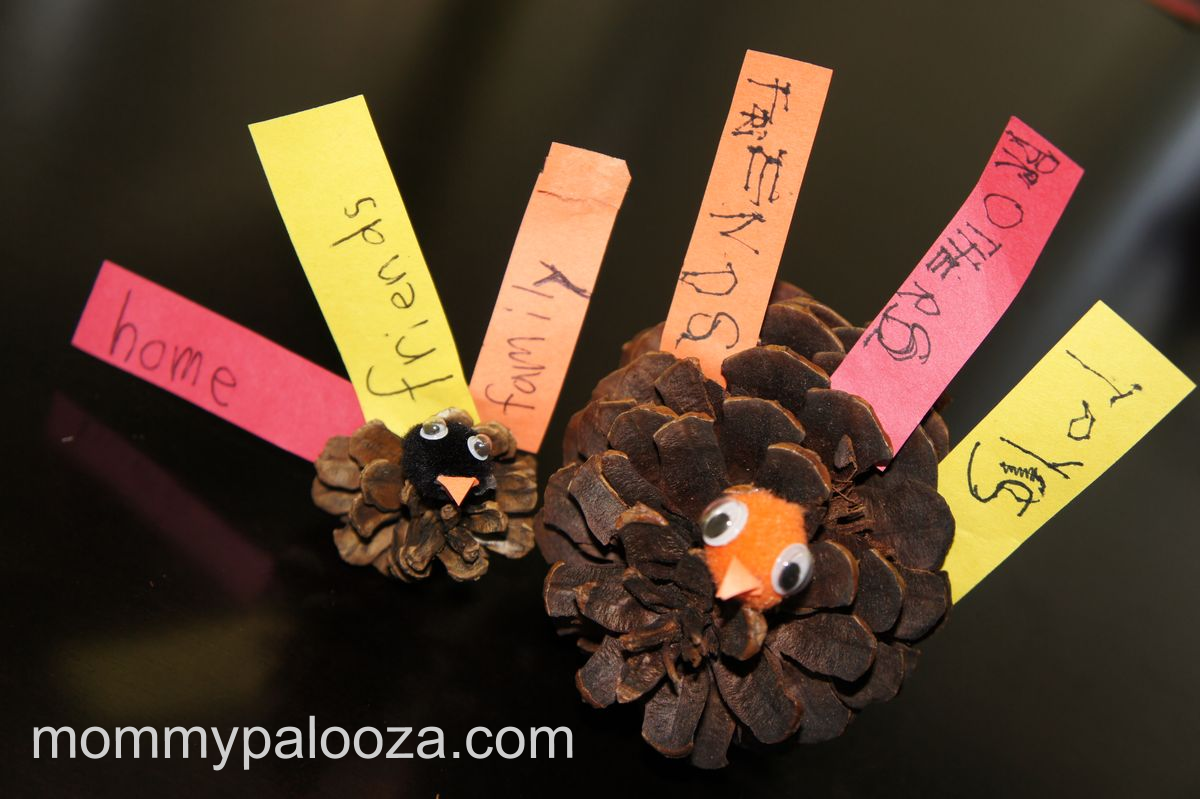 Fall / Thanksgiving pinecone craft project for kids