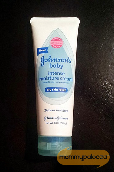 Caring for Baby's Dry Skin During the Winter Months with #JohnsonsBaby