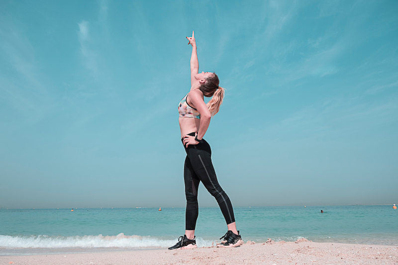 Balance-beach-blond-hair-1117493
