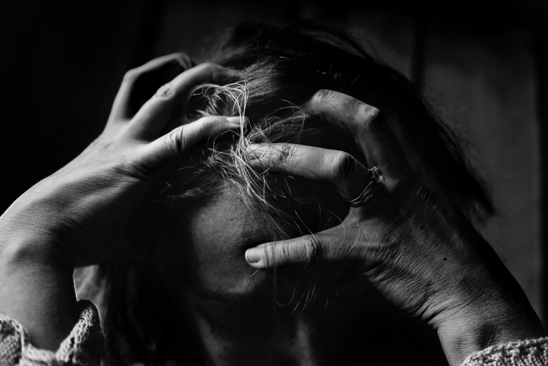 Adult-alone-black-and-white-dark-551588