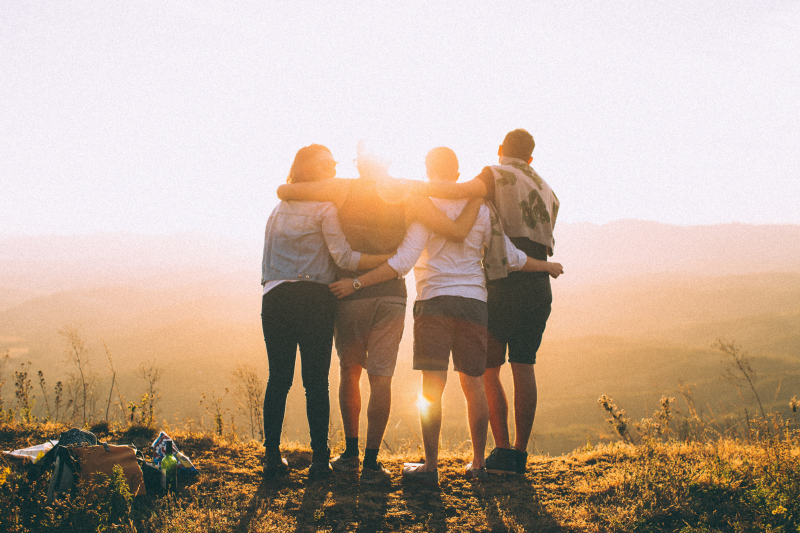 Backlit-dawn-foggy-friendship-697243