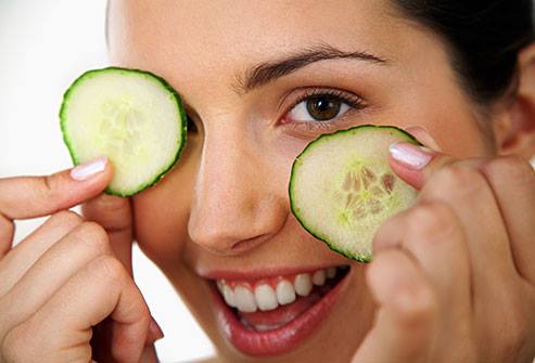 Benefits of Putting Cucumber on Eyes: Does it Work?